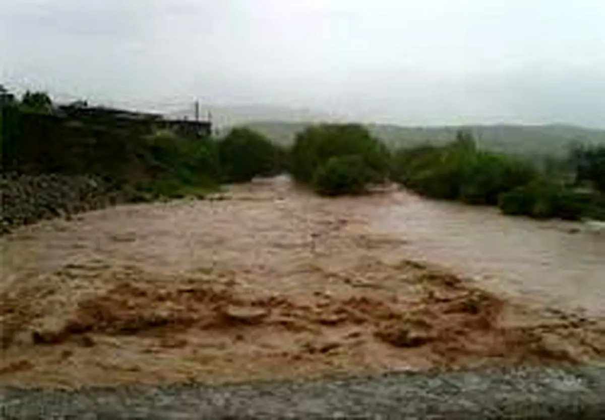 بسته شدن دو جاده در خراسان رضوی بر اثر سیل