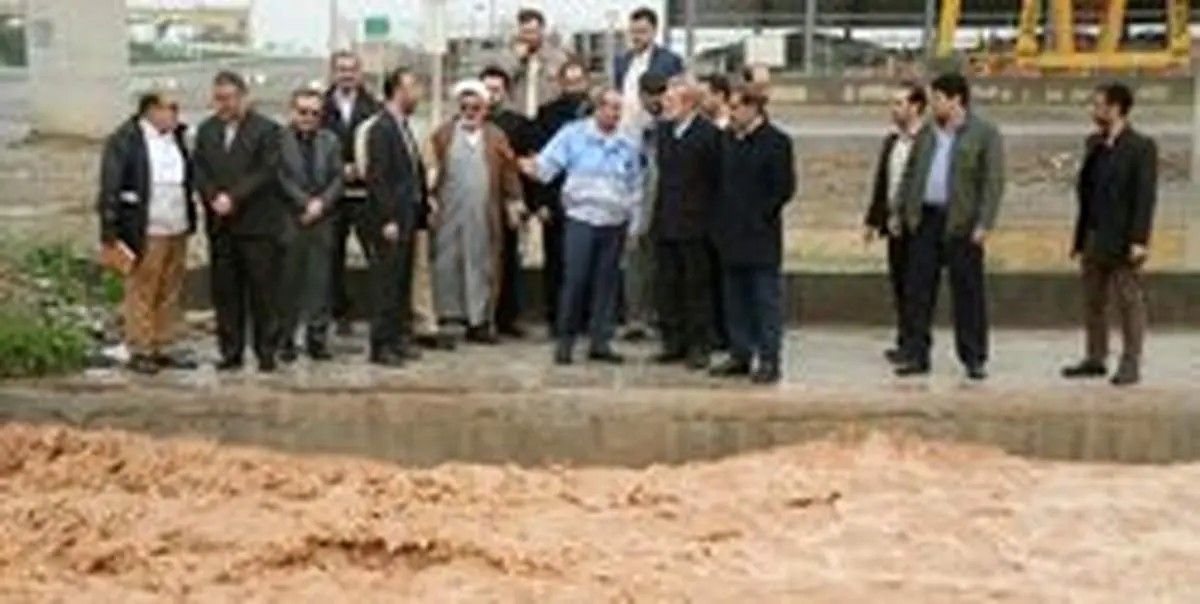 حضور علی لاریجانی در محل وقوع سیلاب در قم