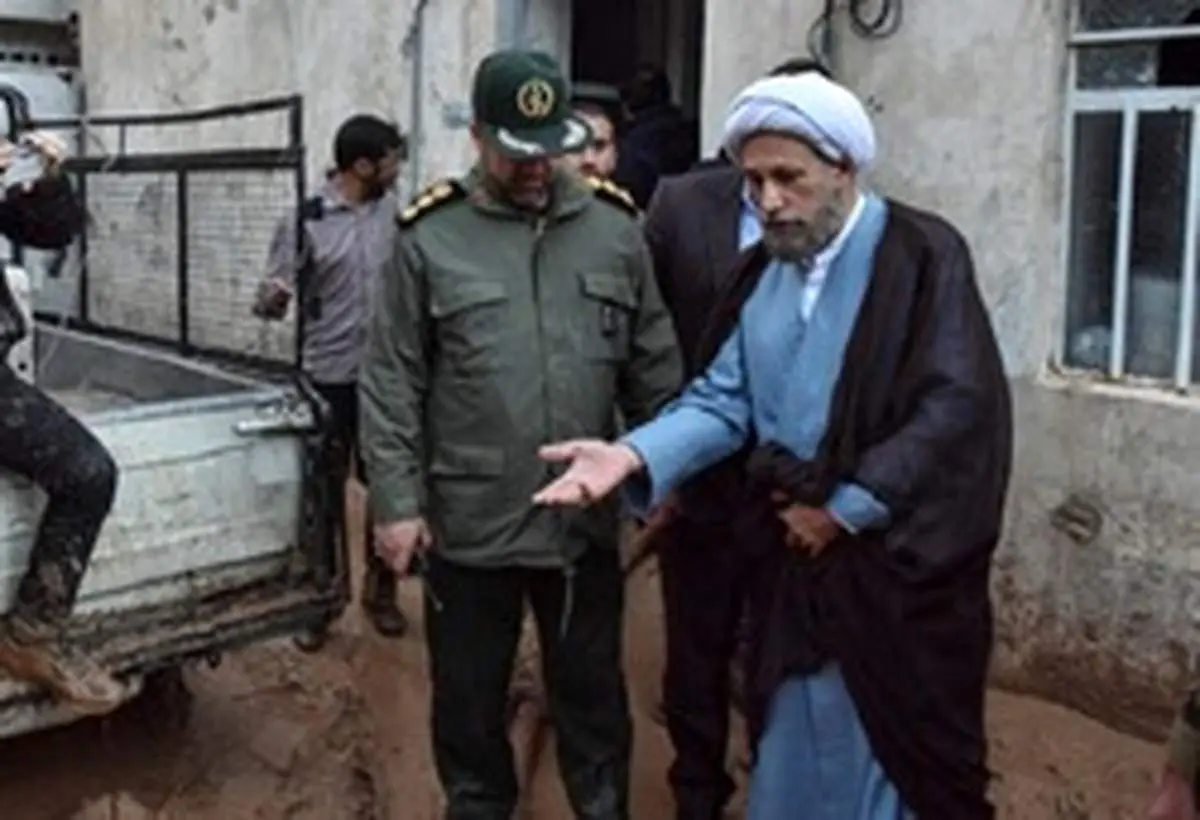 امام جمعه شیراز: در جریان امورِ ما، نفهمها تصمیم میگیرند