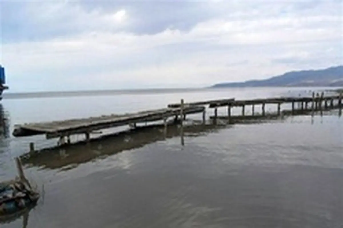 آب دریاچه ارومیه ۳۱ سانتی متر بالا آمد