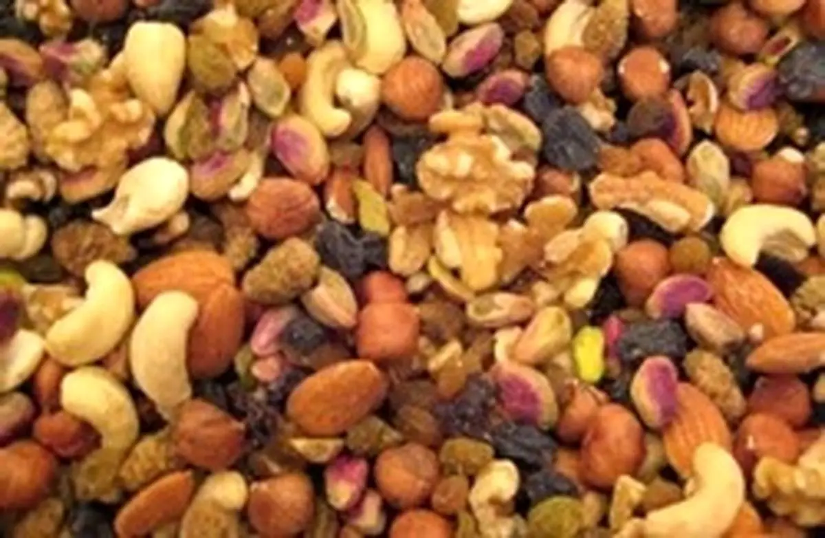 پرهیز از مصرف آجیلهای کهنه