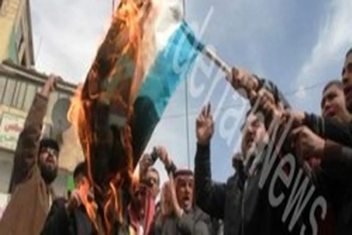 معترضان اردنی پرچم رژیم صهیونیستی را آتش زدند