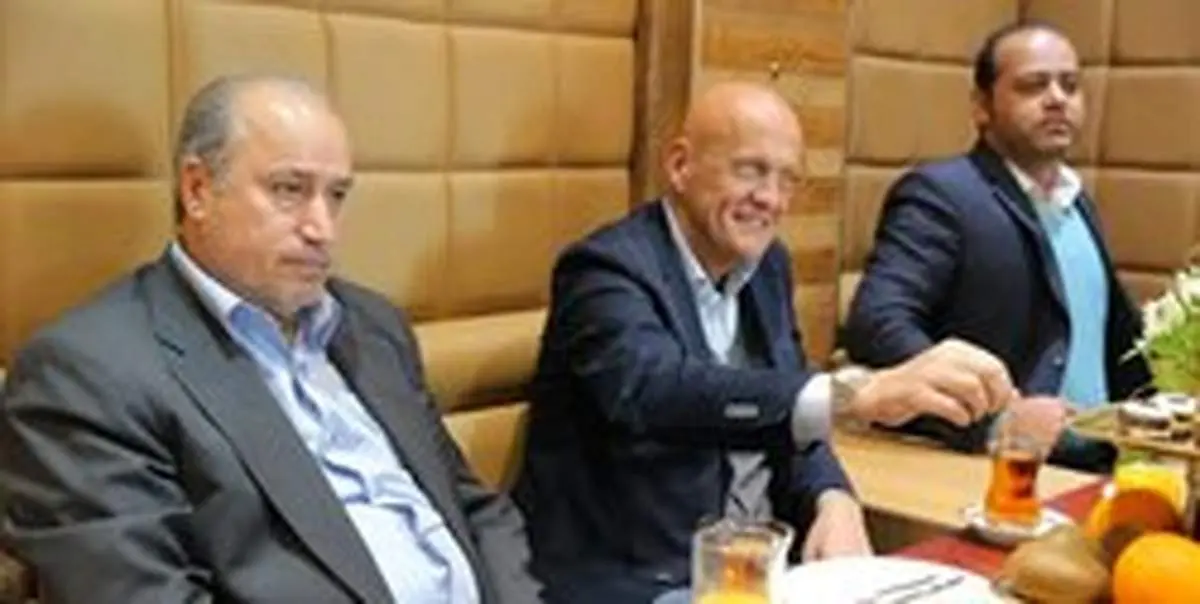 کولینا وارد تهران شد + عکس