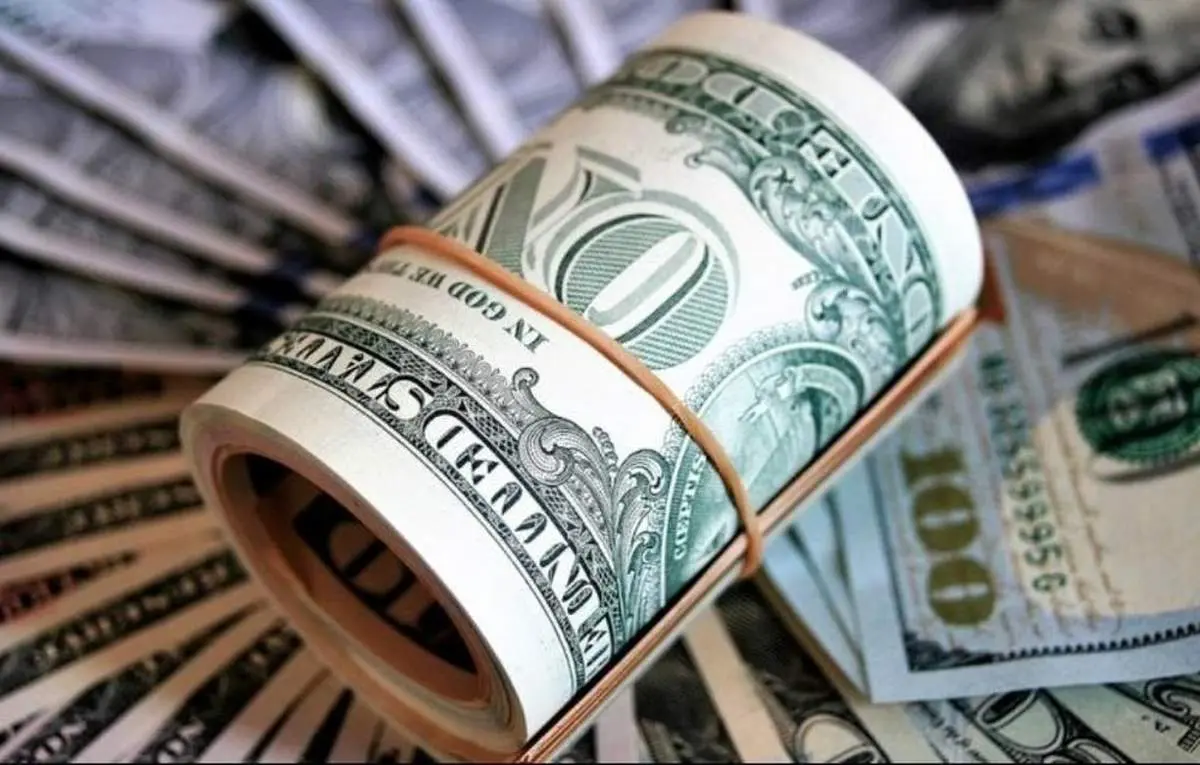 کاهش اندک قیمت دلار در بازار/ یورو ۱۵.۲۰۰ تومان شد