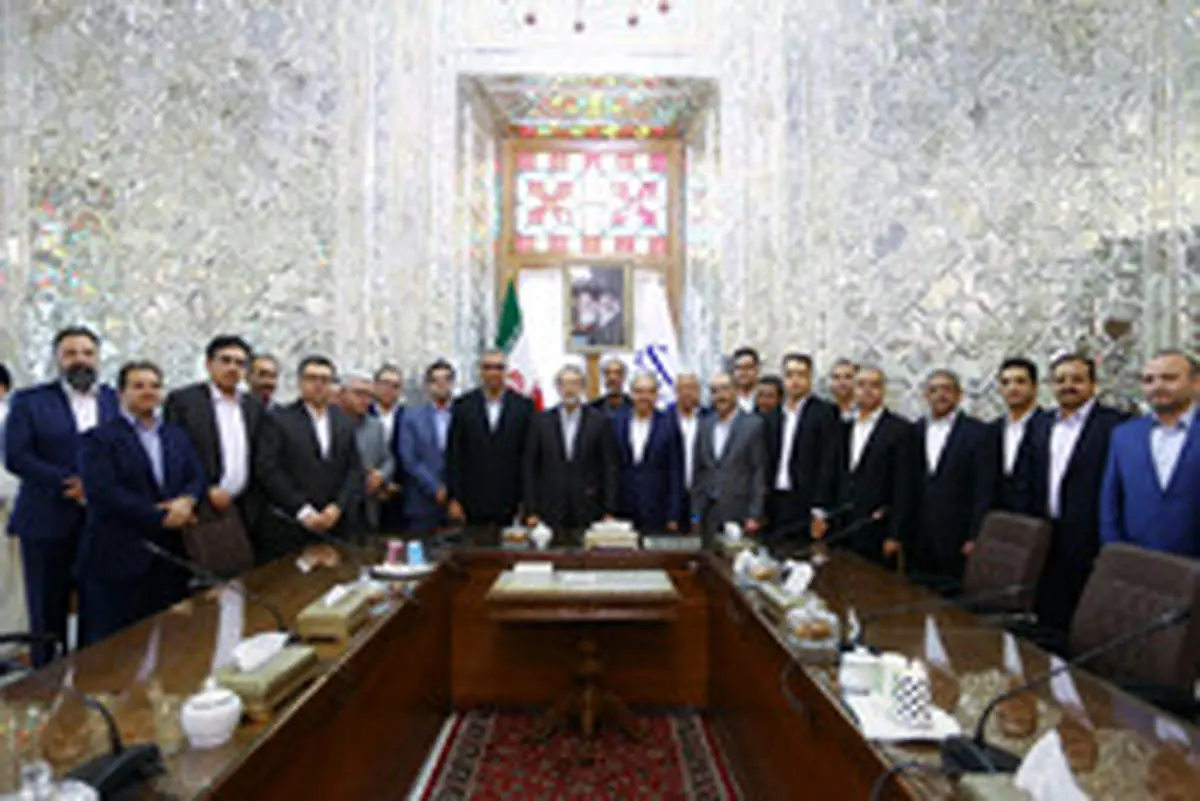 کار کشتیرانی جمهوری اسلامی ایران مجاهدانه است