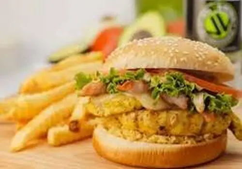 ساندویچ مرغ ویژه برای یک شام خوشمزه
