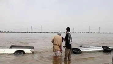 ۲ خودرو در سیلاب جاده اهواز - آبادان غرق شدند