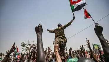 تظاهرات سودانی‌ها در مقابل مقر وزارت دفاع