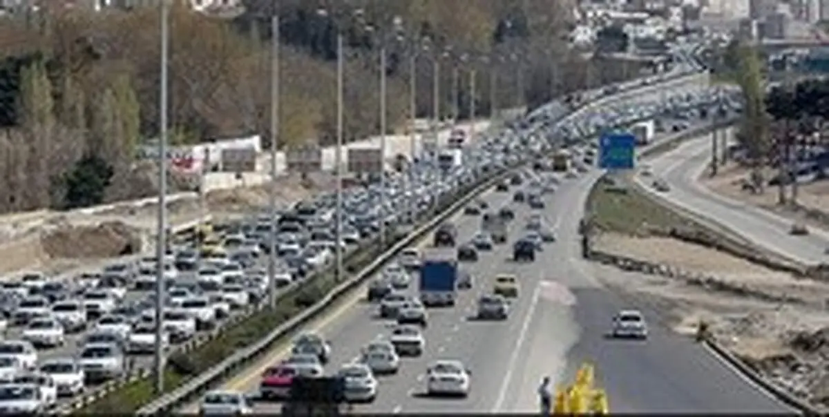 ترافیک نیمه سنگین در آزادراه تهران ـ. قم