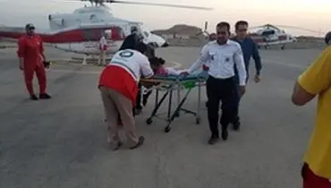 انتقال یک کودک دچار سوختگی توسط بالگرد