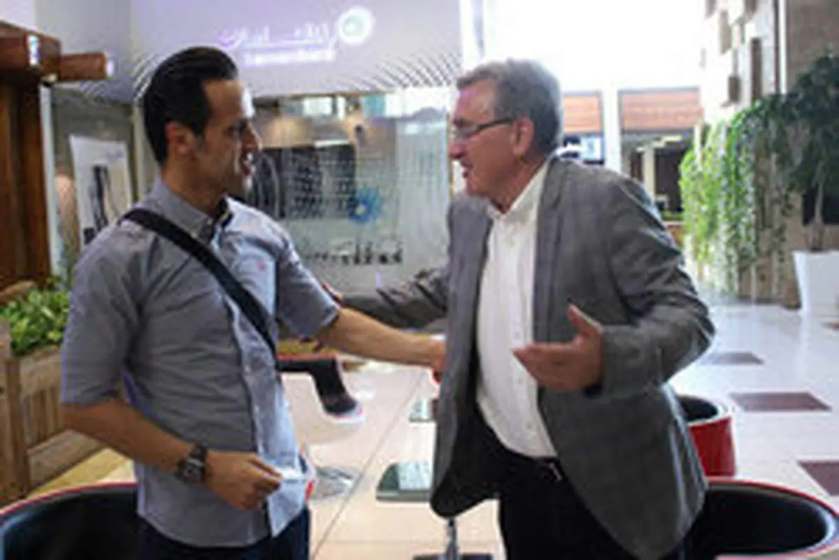 علی کریمی: پرسپولیس هنوز شانس صعود دارد