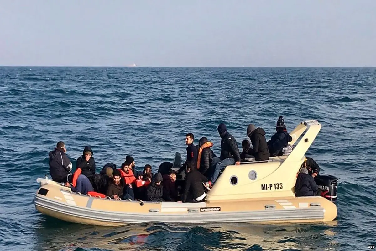 توقیف سه قایق با ۳۶ مهاجر ایرانی و عراقی در سواحل بریتانیا