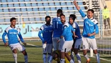 بلاتکلیفی سه بازیکن اخراجی پیکان
