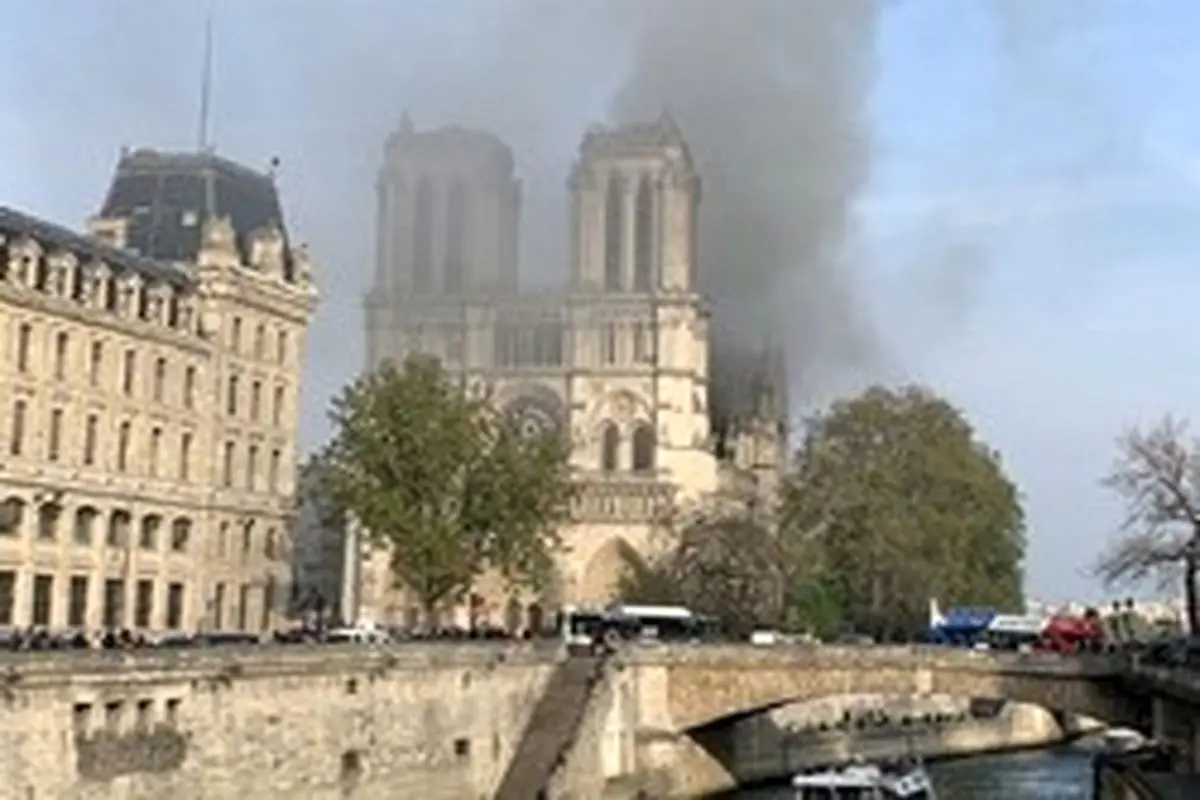 آتش‌سوزی مهیب در کلیسای نوتردام پاریس