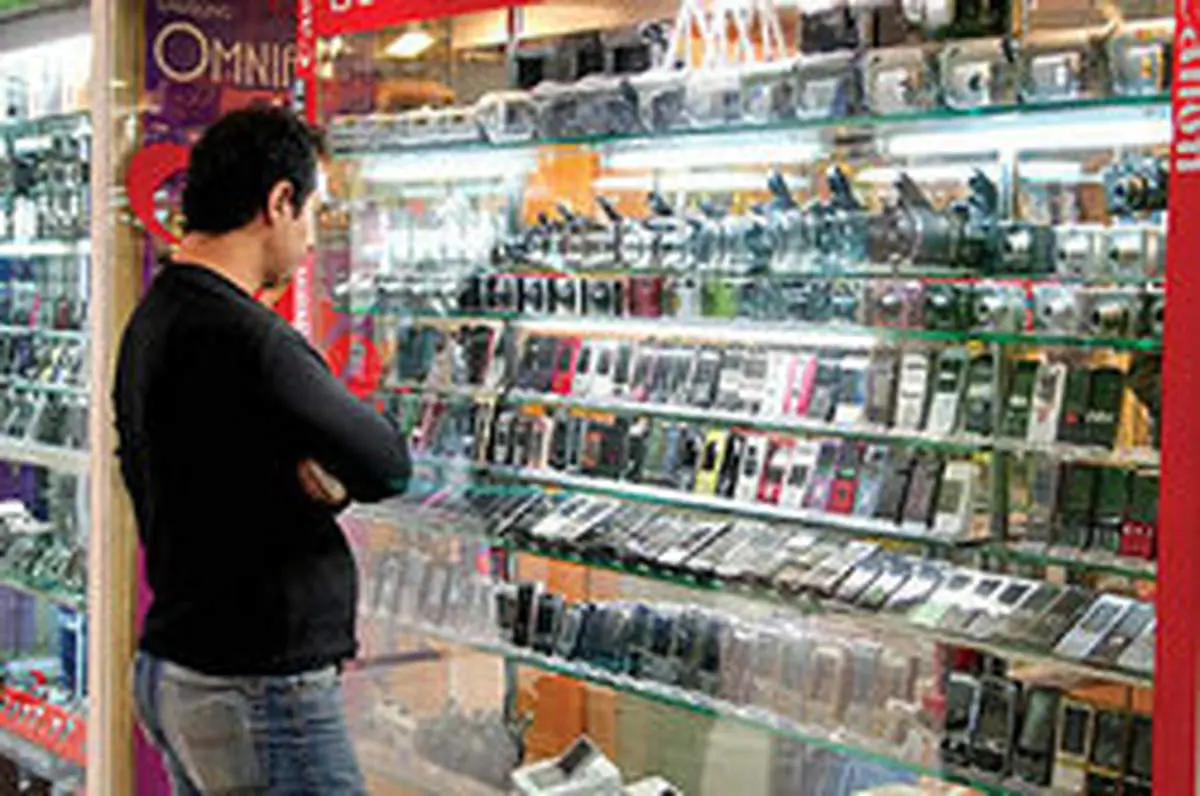 چشمبادامیها از بازار تلفن همراه ایران دل میکنند؟