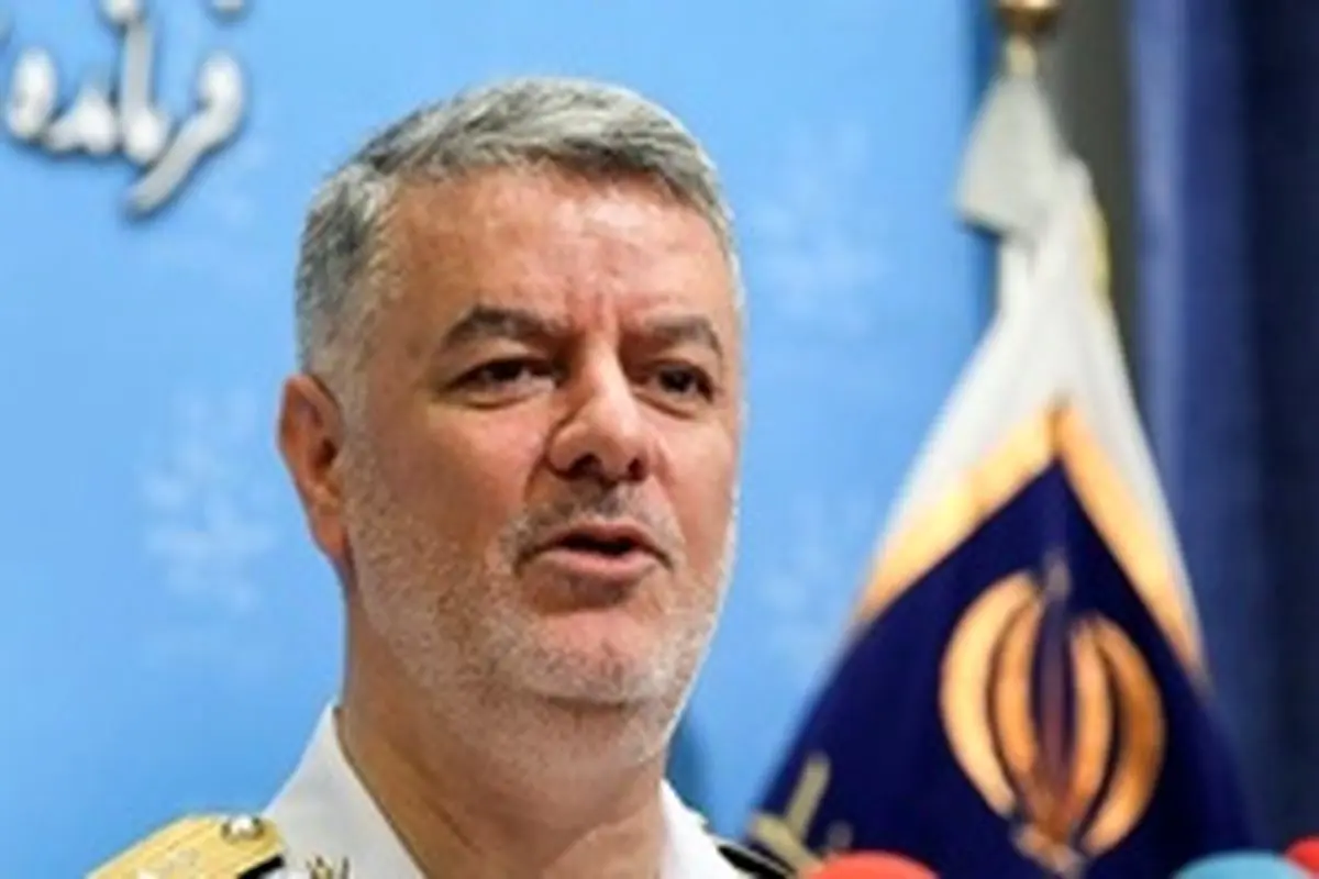 دریادار خانزادی: تصور تهدید علیه مناطق دریایی ایران در توان دشمن نیست