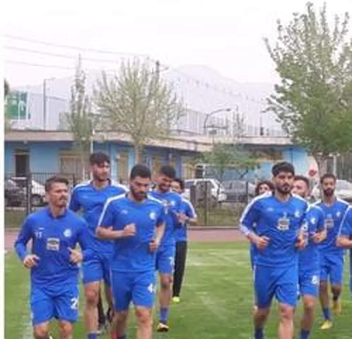 استقلالی‌ها ۲ دسته شدند