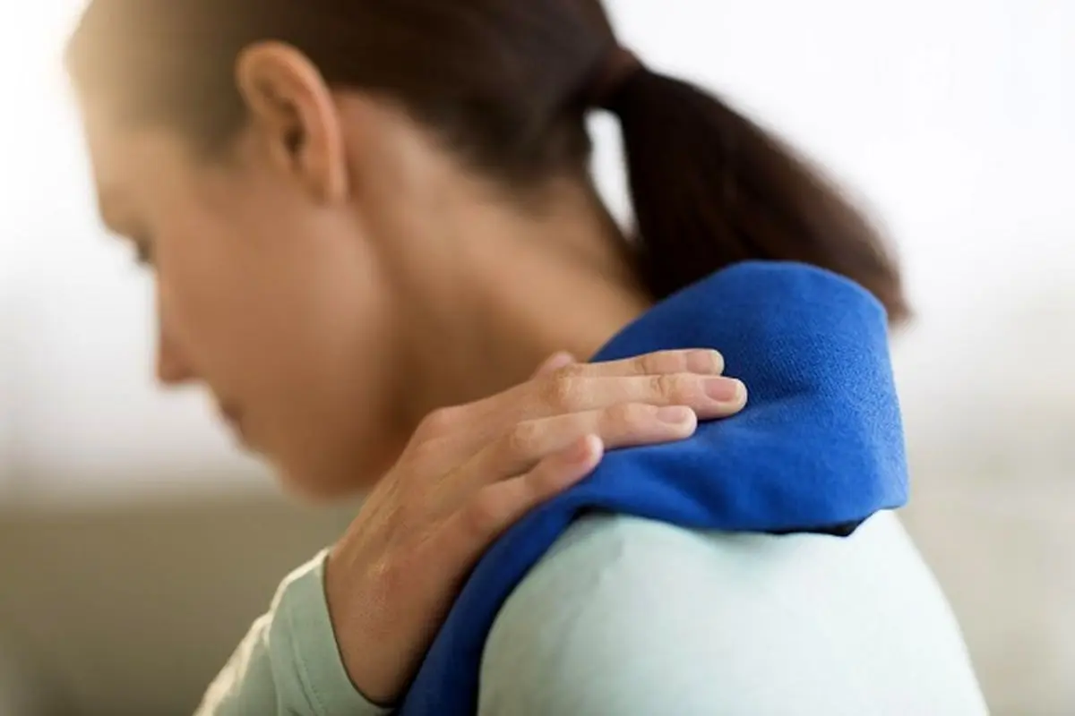۵ عامل شانه درد در خانم‌ها