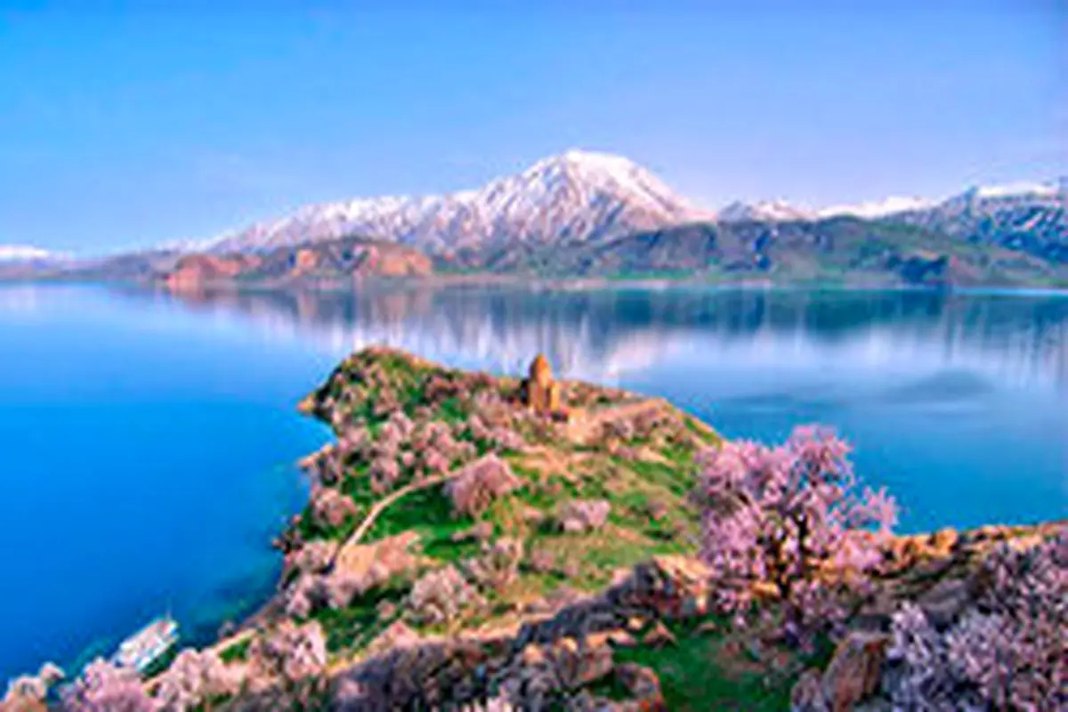 معرفی دریاچه وان، بزرگترین دریاچه ترکیه