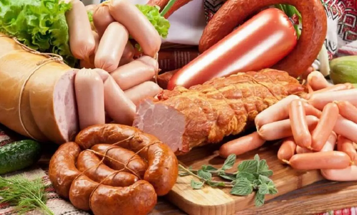 چه کسانی نباید سوسیس و کالباس بخورند؟