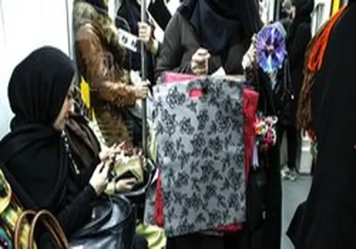 ساماندهی دستفروشان خیابان انقلاب تا یک ماه آینده
