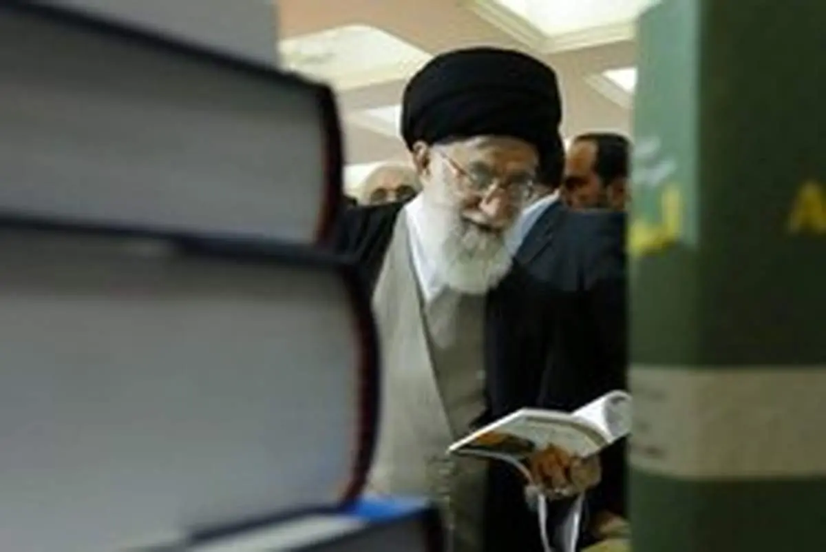 حاشیههای دیدار رهبر انقلاب از نمایشگاه کتاب