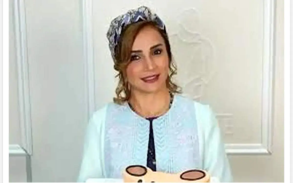 شبنم قلی‌خانی کیک تولد دوران کودکی خود را با دخترش پخت/ ویدئو