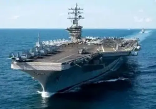 ویدئویی از نزدیک شدن قایق ایرانی‌ها به ناوشکن آمریکایی