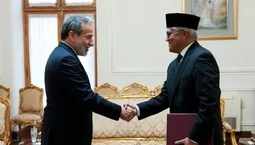 استوارنامه سفیر جدید اندونزی تسلیم عراقچی شد