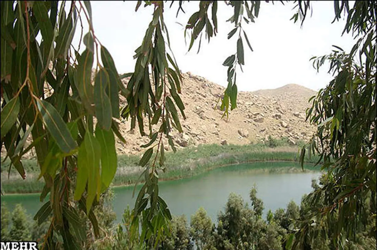 تالابهای ۱۱ هزارساله در معرض نابودی/ جای پای آب غبار جوشید