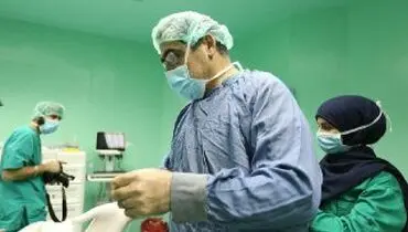 وزیر بهداشت در لبنان دست به تیغ شد
