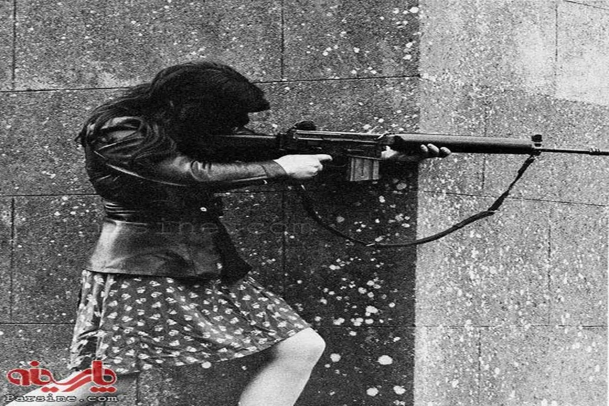 عکس: دختر چریک ایرلندی در حال مبارزه مسلحانه