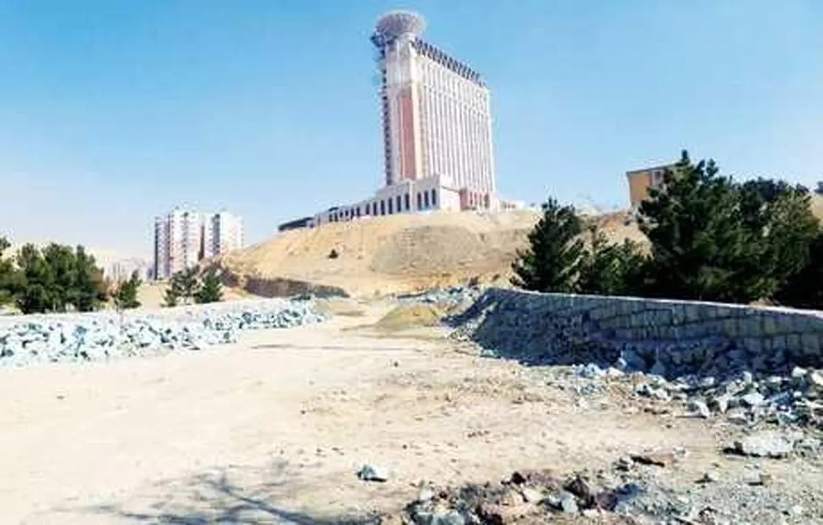 بزرگ‌ترین هتل ایران نه جاده دارد نه تابلو