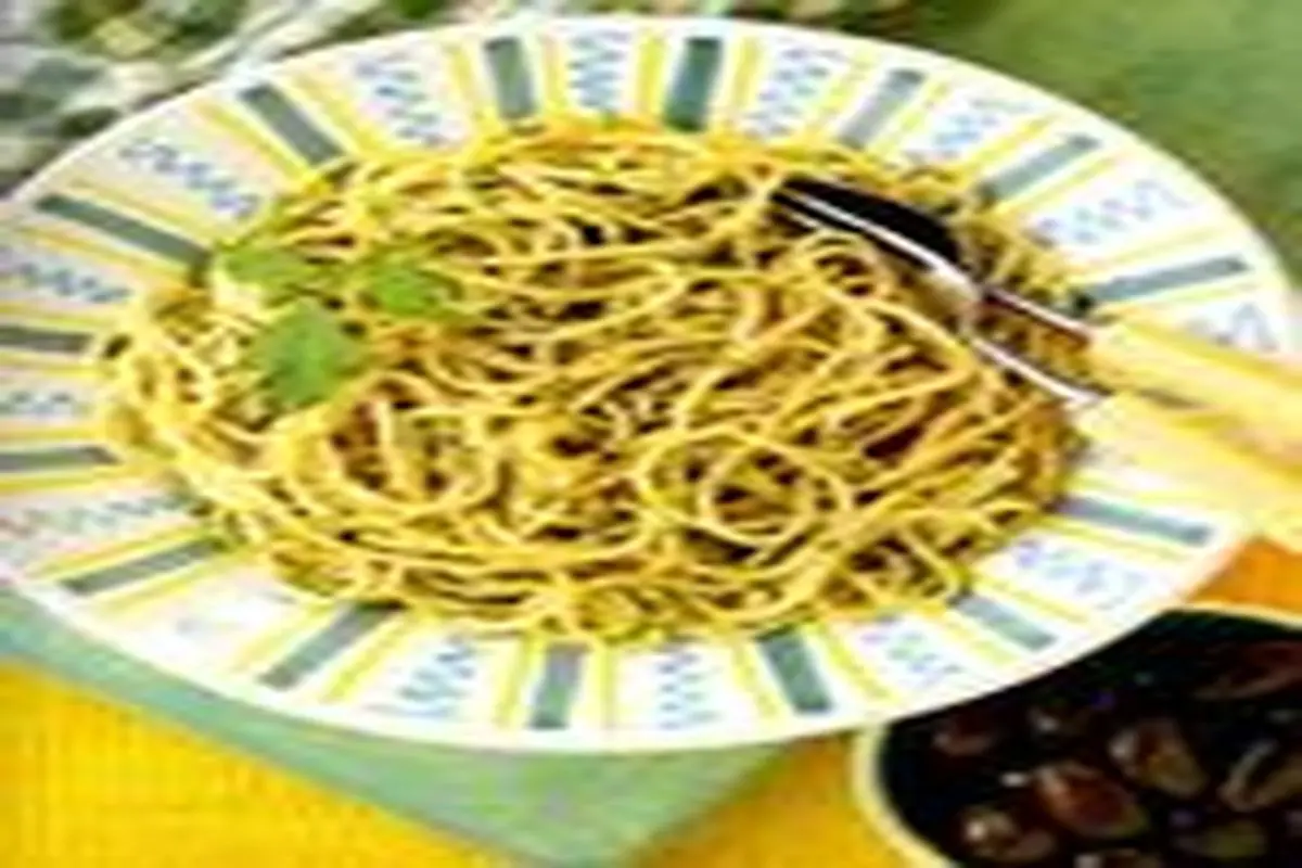 اسپاگتی با ماهی تون و جعفری