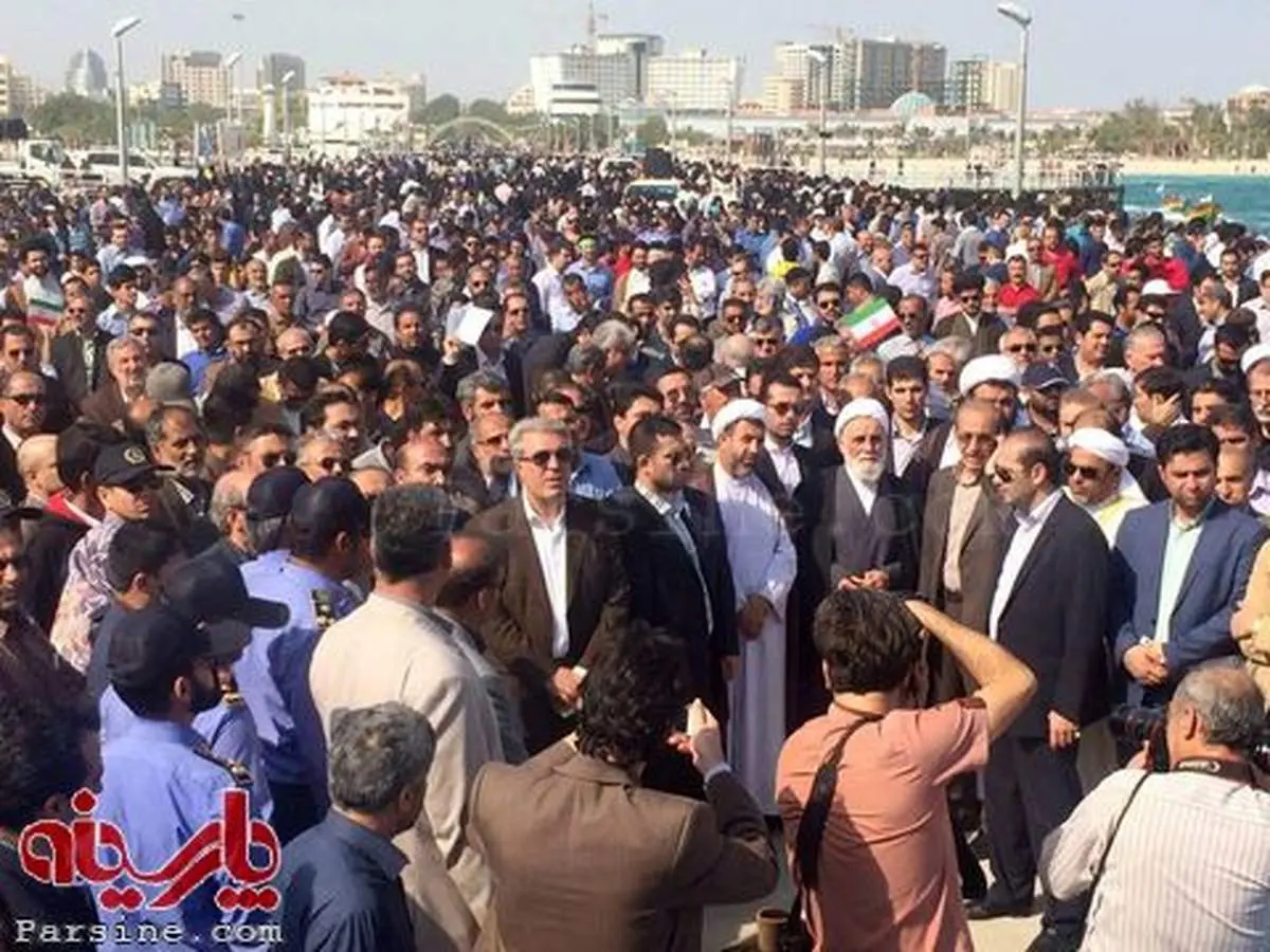 عکس: ناطق نوری در راهپیمایی 22 بهمن در کیش