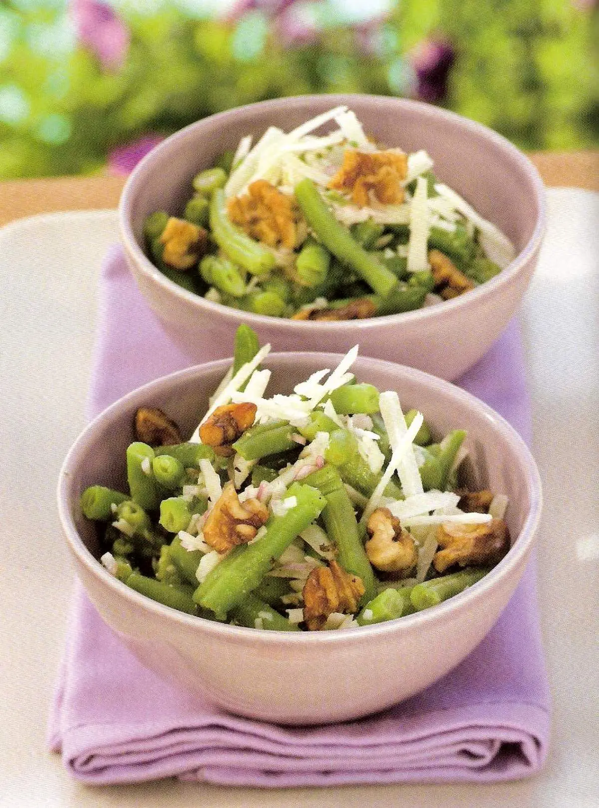 سالاد لوبیا سبز و مغز گردو