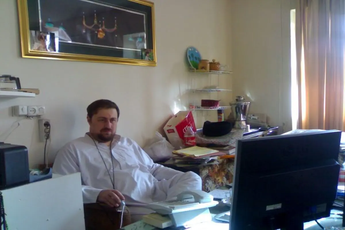 عکس: سید حسن خمینی در دفتر کار شخصی