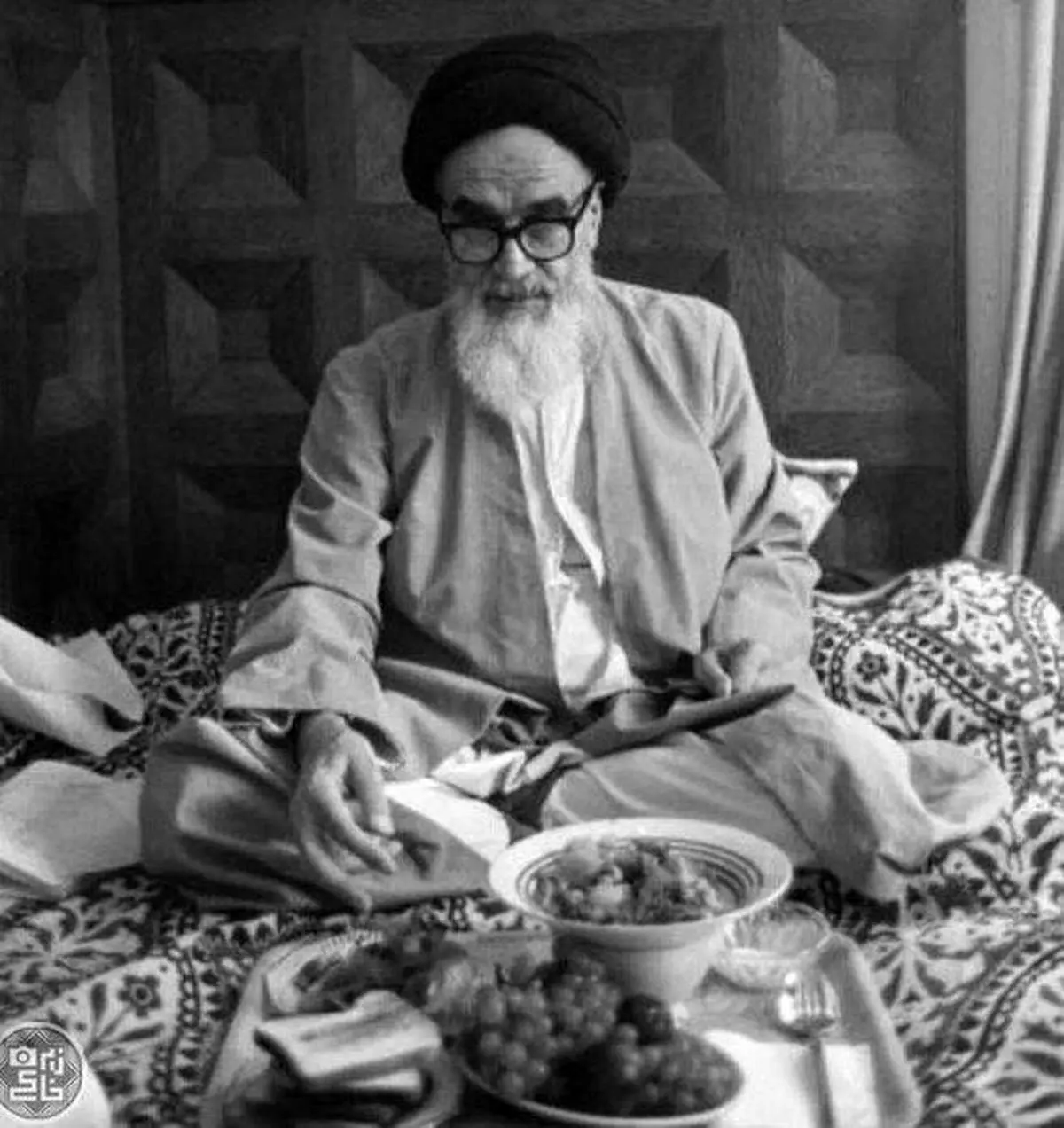 یک عکس غیررسمی از امام خمینی