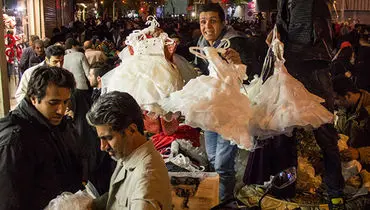 عکس: حراج لباس عروس در شب عید