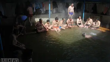 عکس: گردشگران در آب گرم اردبیل