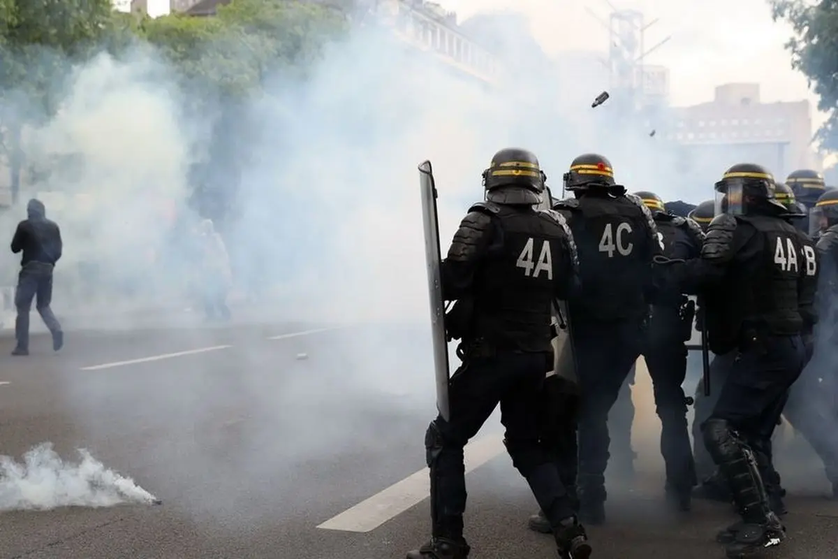 درگیری خشن  پلیس با معترضان فرانسوی+عکس