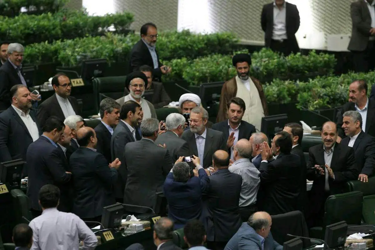 علی لاریجانی رئیس موقت مجلس شد