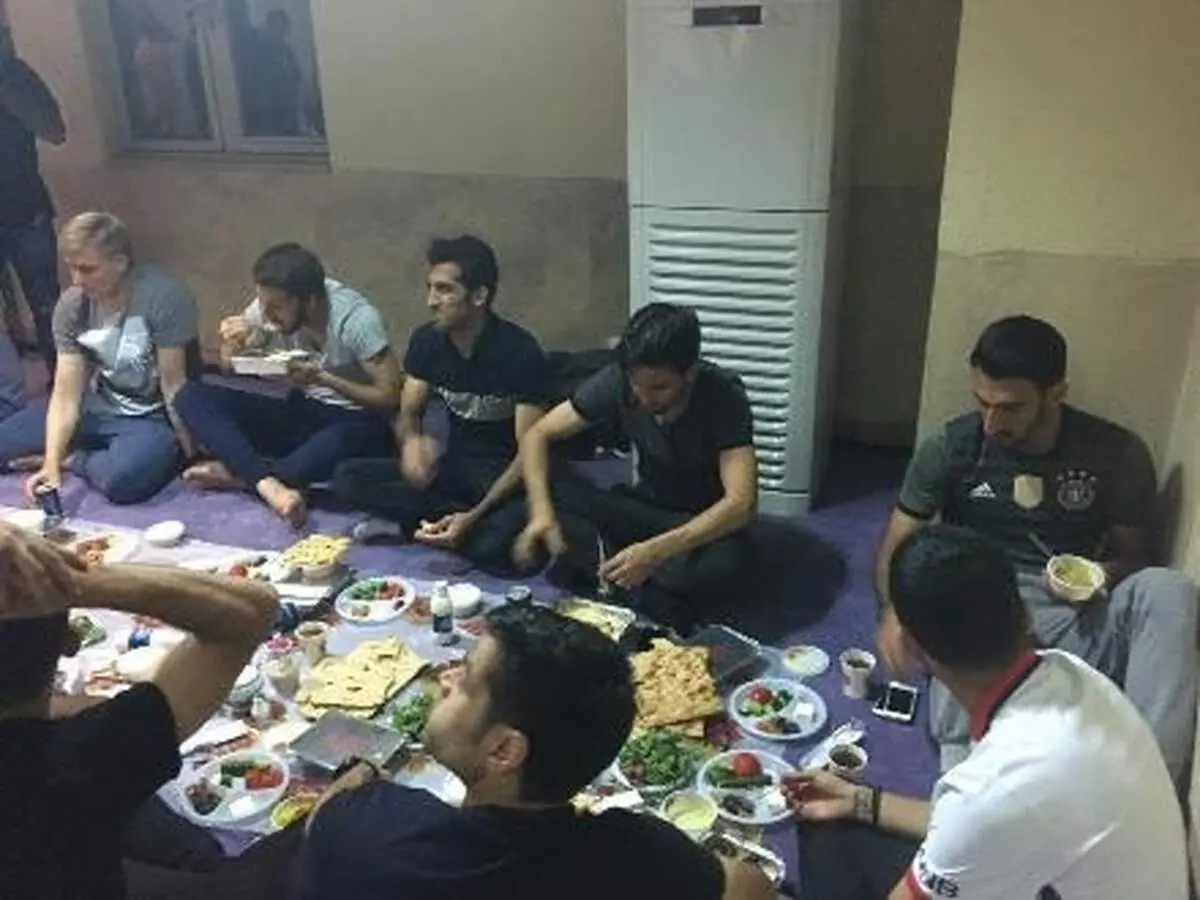 تصویری از افطاری برانکو در شب قدر