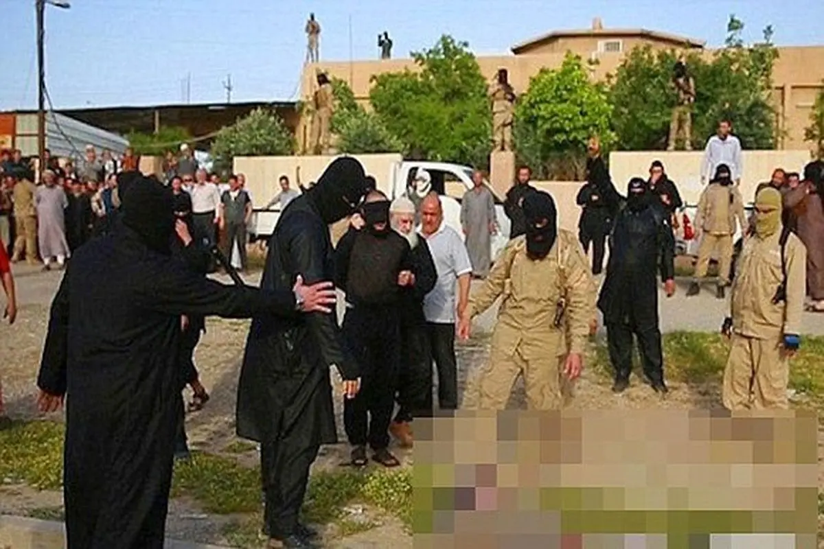 اعدام فجیع ۷ داعشی فراری در دیگ آب‌جوش