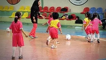 اولین مدرسه ی فوتبال دختران در زنجان