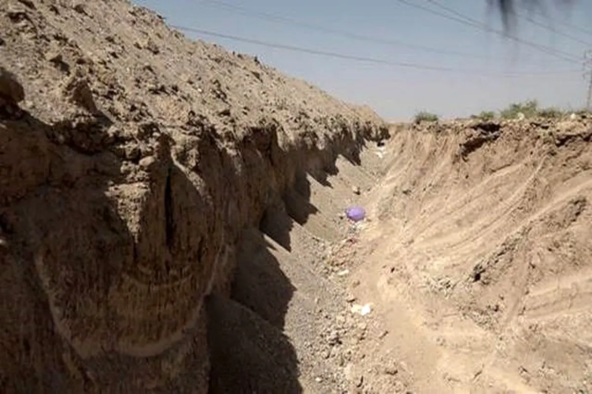 ارتش عراق دور تا دور فلوجه خندق حفر می‌کند