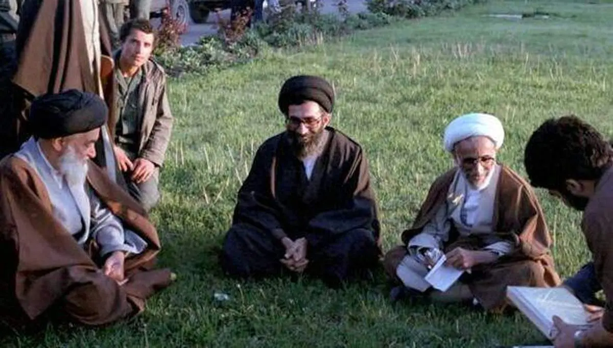 عکس:آیت الله خامنه ای و آیت الله جنتی در دهه شصت