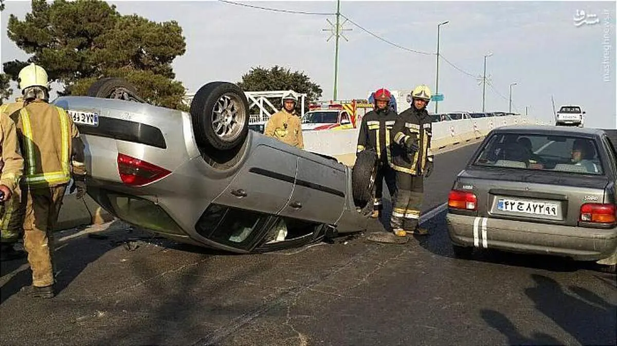 واژگونی خودرو مگان در شهر ری