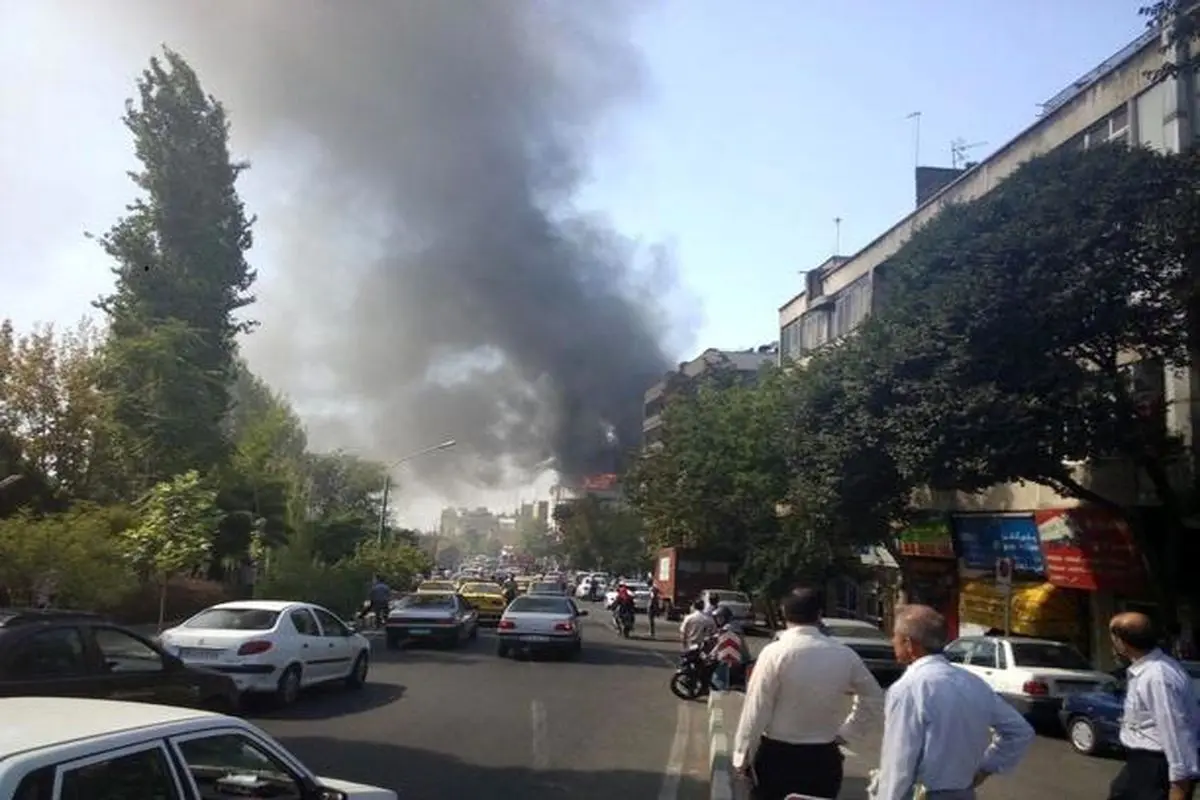 آتش‌سوزی ساختمانی در خیابان مفتح تهران