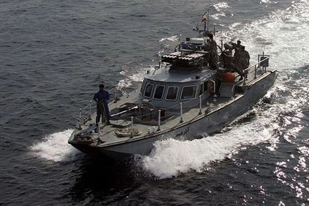شلیک هشدار به سمت قایق های تندرو سپاه